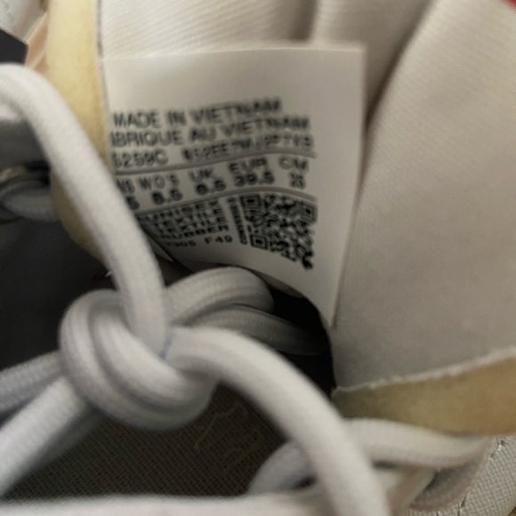 BNWT Converse 70 Plus - Size 8.5W - Picture 6 of 6